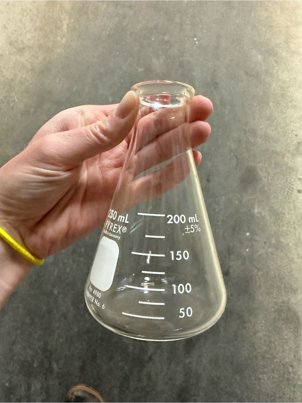 Pyrex® Glass Erlenmeyer Flasks - Picture 3 of 9